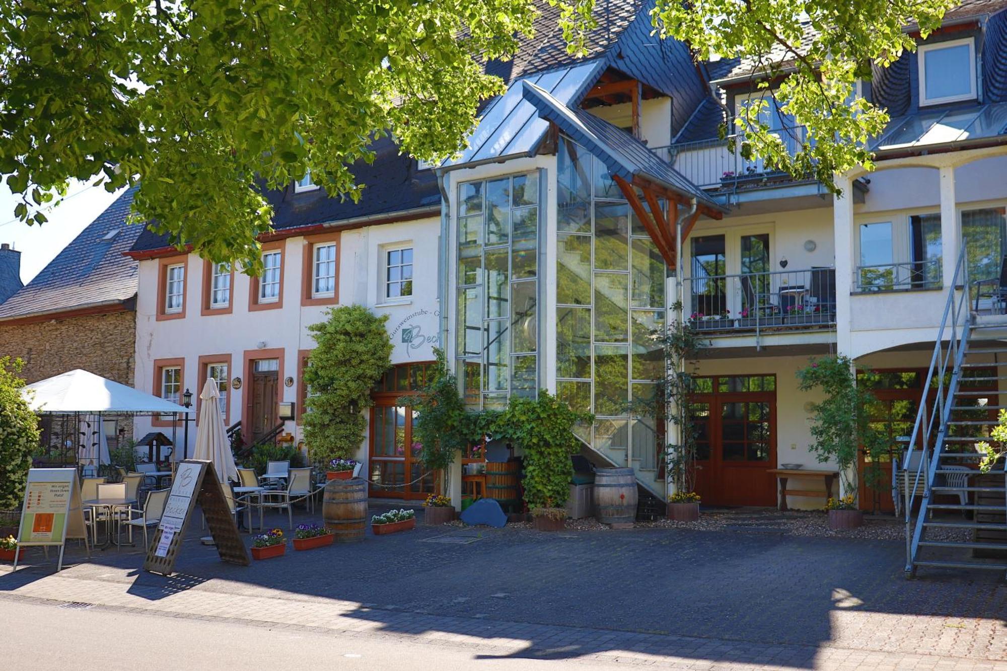 شقة Ferienweingut & Gutsrestaurant Becker Burgen  المظهر الخارجي الصورة